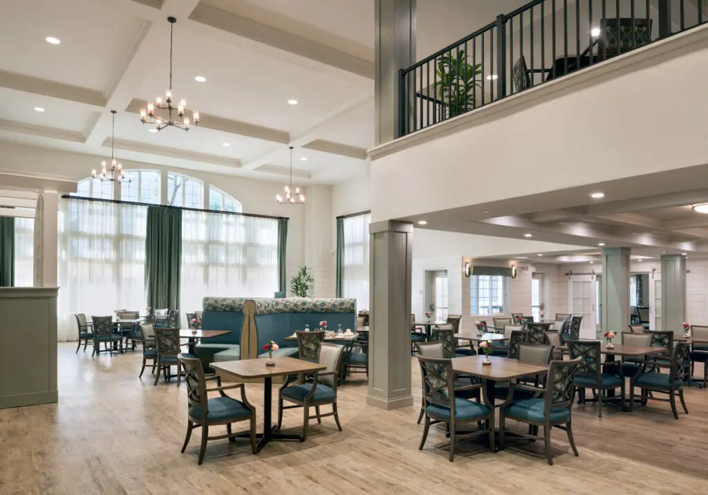Dining Area at Charter Senior Living at Brookfield