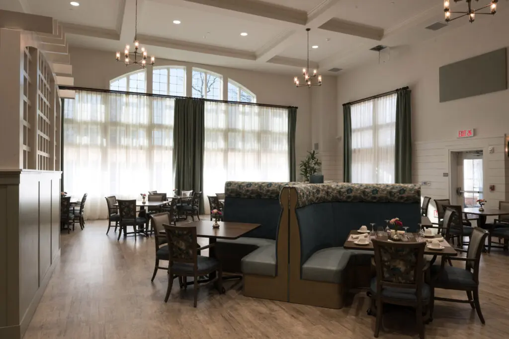 Dining Area at Charter Senior Living at Brookfield