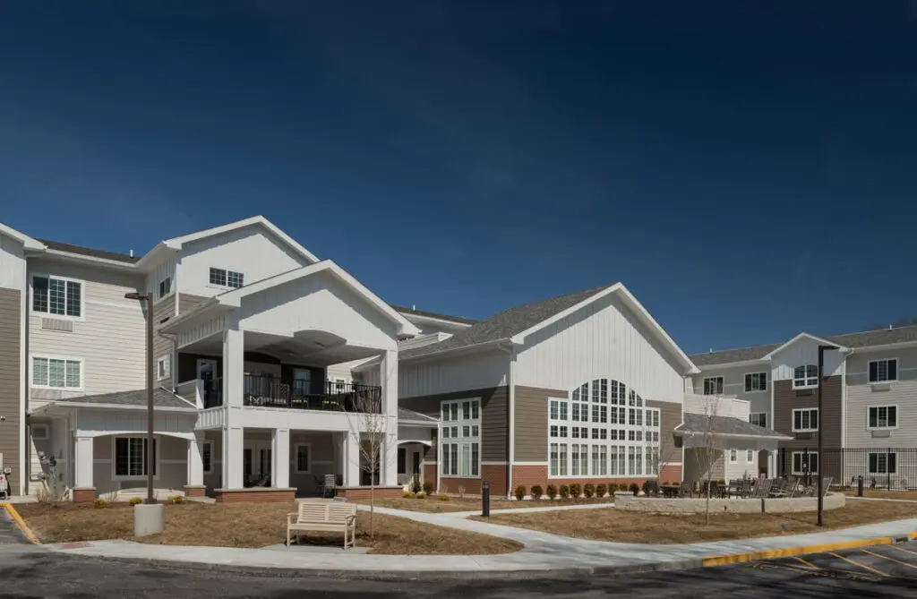 Building Exterior at Charter Senior Living of Brookfield