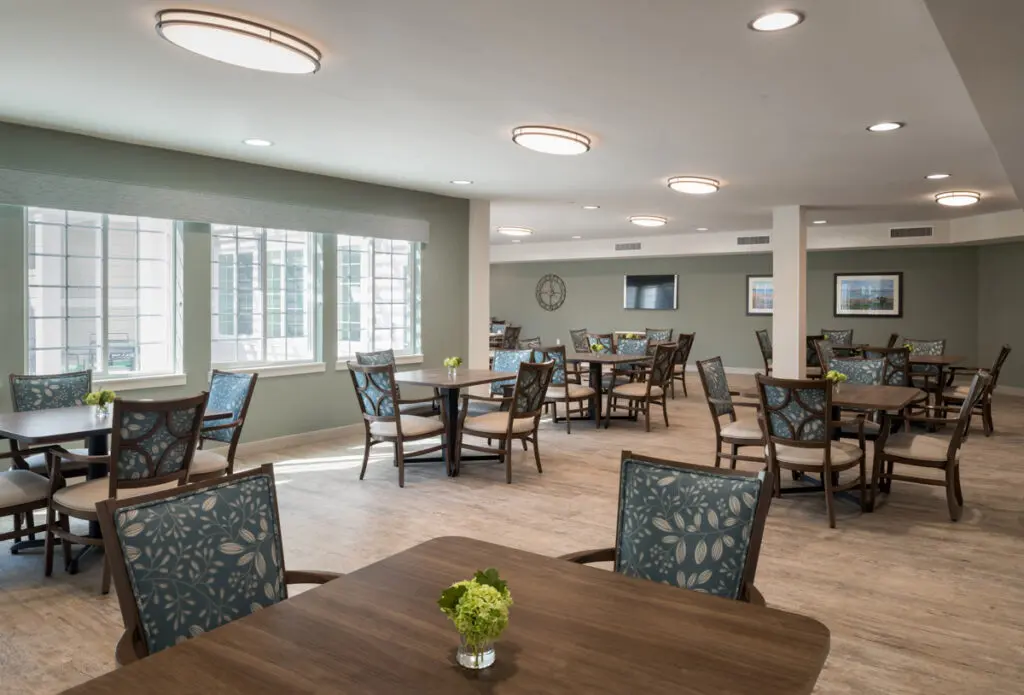 Restaurant at Charter Senior Living at Brookfield