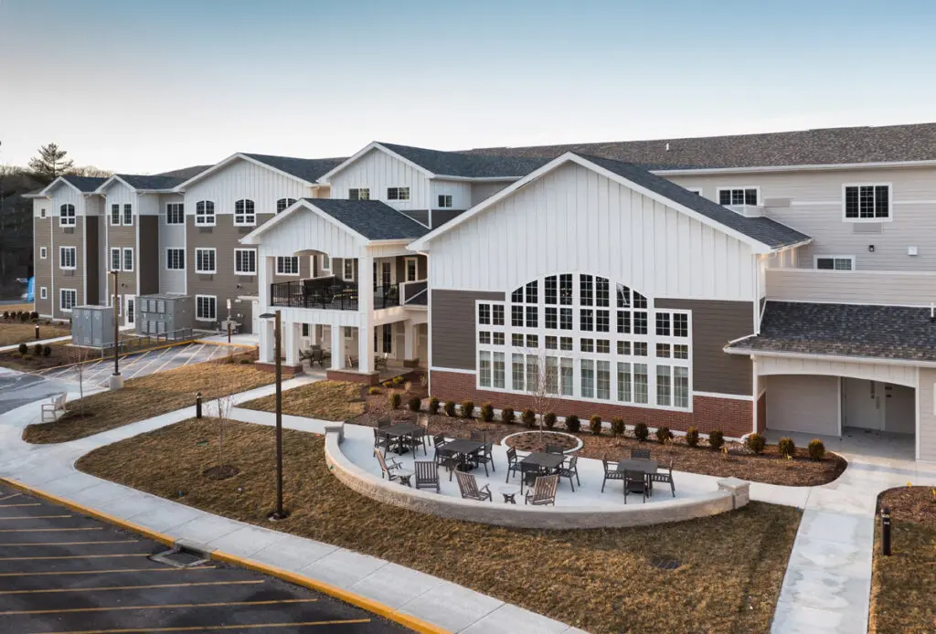 Exterior of Charter Senior Living of Brookfield